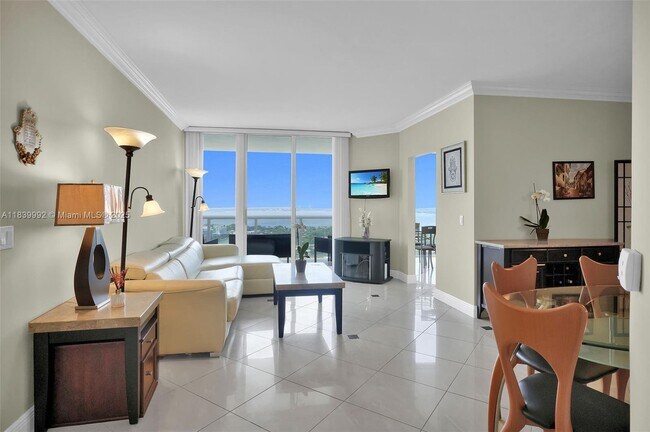 Photo - 4779 Collins Ave Unidad 3406