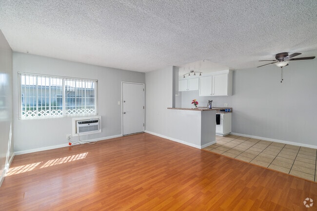 1BR, 1BA - 708SF - Living Room - Westgate Villa Apartments