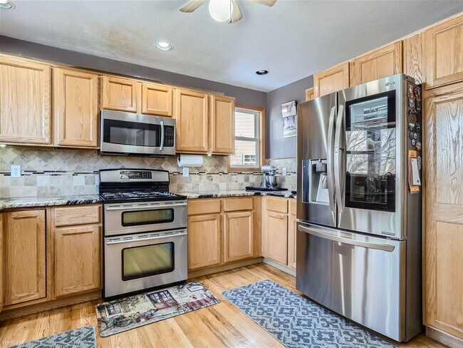 Photo - 4 br, 3.5 bath House - 16379 Stone Ledge D...