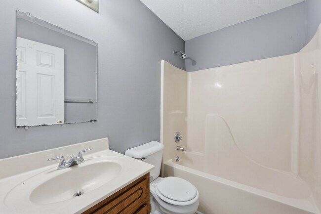 705 Peachers Dr Unidad 705 Peachers Drive unit D