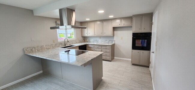 Kitchen - 1100 Opal St Unit A