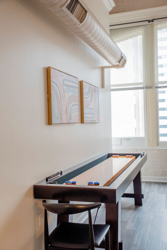 Photo - 125 W Market St Unit ID1014544P
