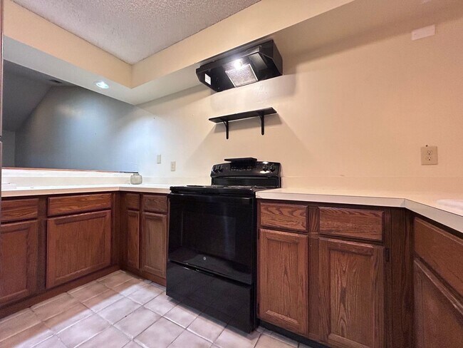 Photo - Cozy 2-Bedroom Townhome in Virginia Beach ...