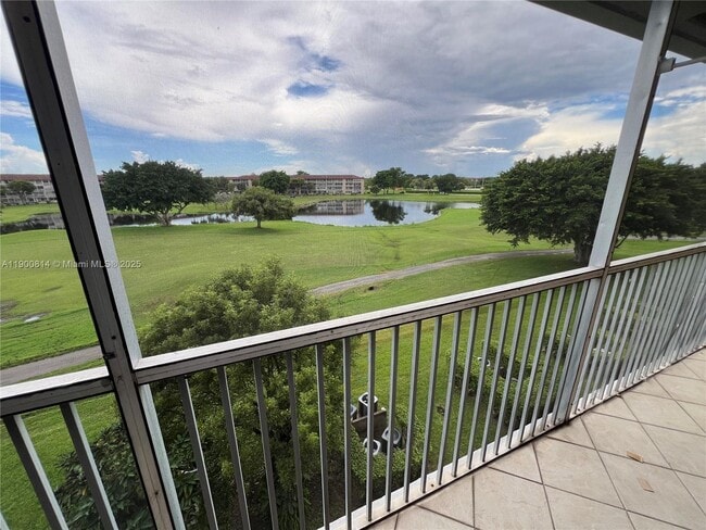 Building Photo - 13550 SW 6th Ct Unit 403A