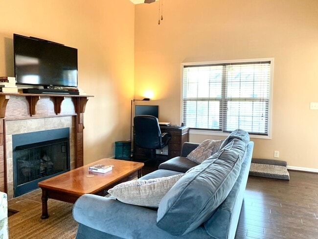 Photo - 992 Dwight Eisenhower Way