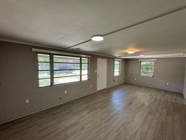 106 Grady St