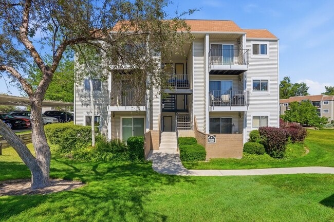 Photo - 4616 S Quail Vis Cv Unidad Apt H