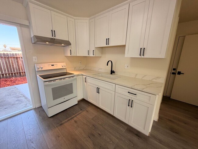 Photo - South Garden Apartments Unit 22447 #3