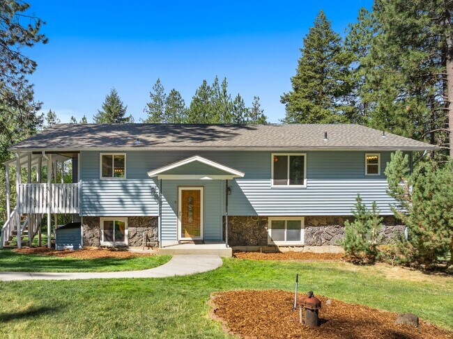 Building Photo - Beautiful 5-Bedroom close to Greenbluff. M... Rental