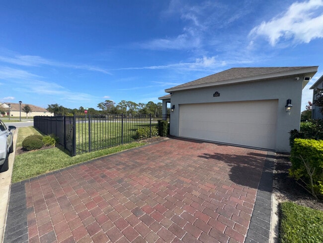 Photo - 8503 Tavernier Aly