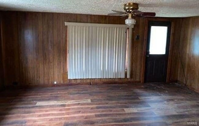 Photo - MINERAL POINT - 2 Bedroom Home just outside of Potosi City Limits on 1.2 Acres -  $599 MONTH / $1...