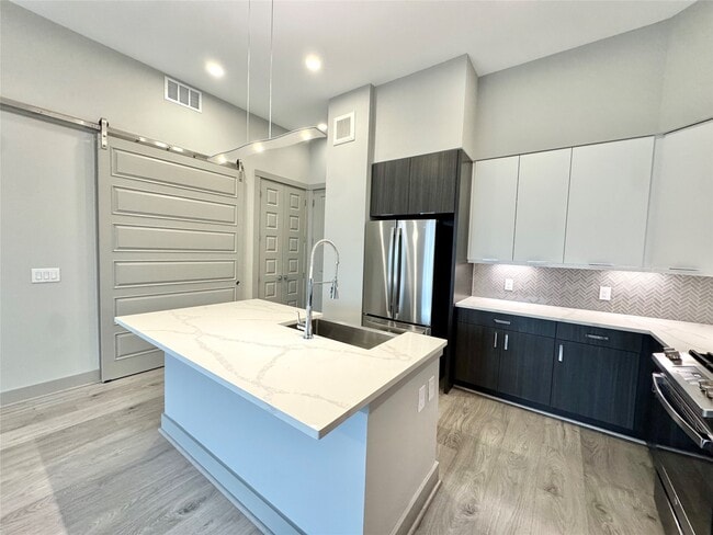 Photo - 401 W 25th St Unit 1303