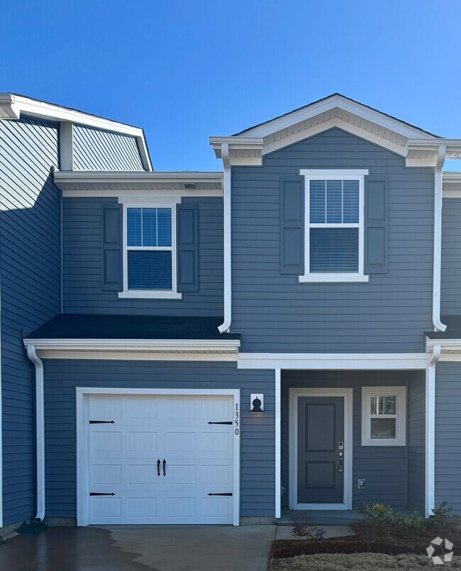 Building Photo - Beautiful, Brand New 3BR Townhouse in Concord