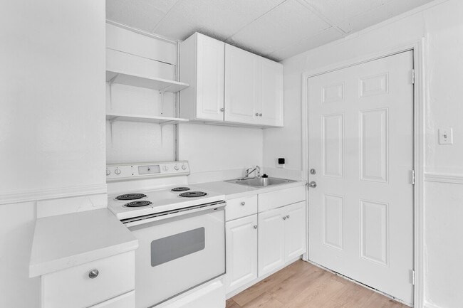 Photo - 7901 Hillside Dr