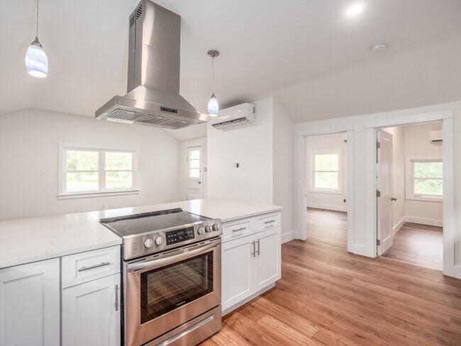 Photo - 117 Precinct St