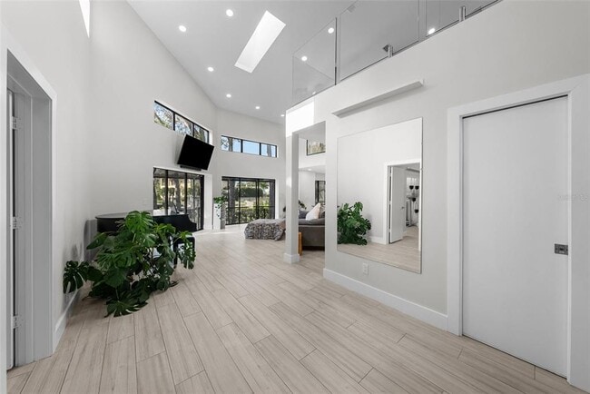 Photo - 746 S Davis Blvd