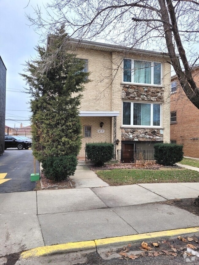 Building Photo - 6237 W 63rd St Rental