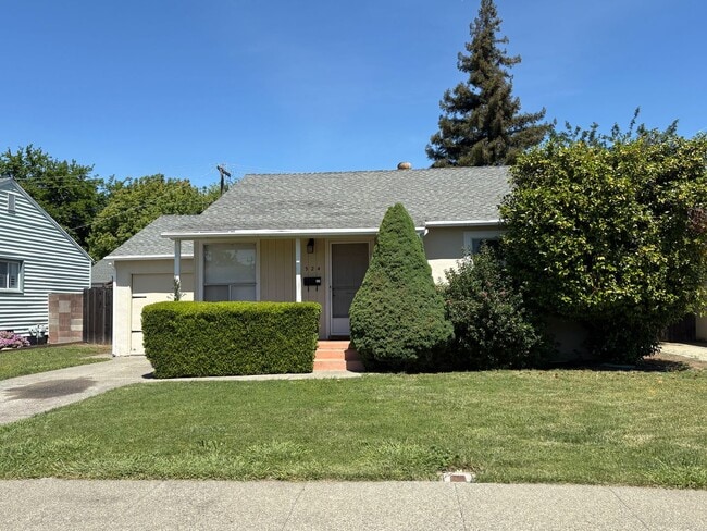 Photo - 324 Cottonwood St