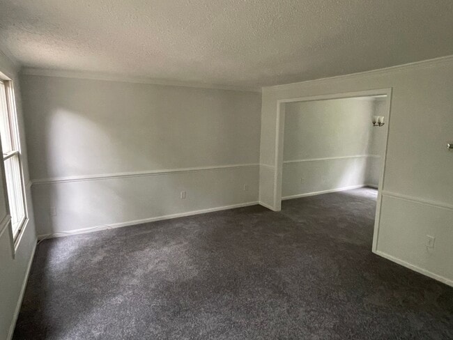 Photo - Spacious Chesterfield 2 Story