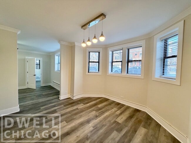 Building Photo - 3837 N Greenview Ave Unit GDN