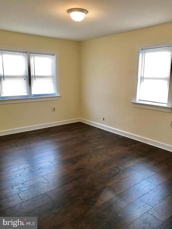 Building Photo - 511 S Broadway Unit 2