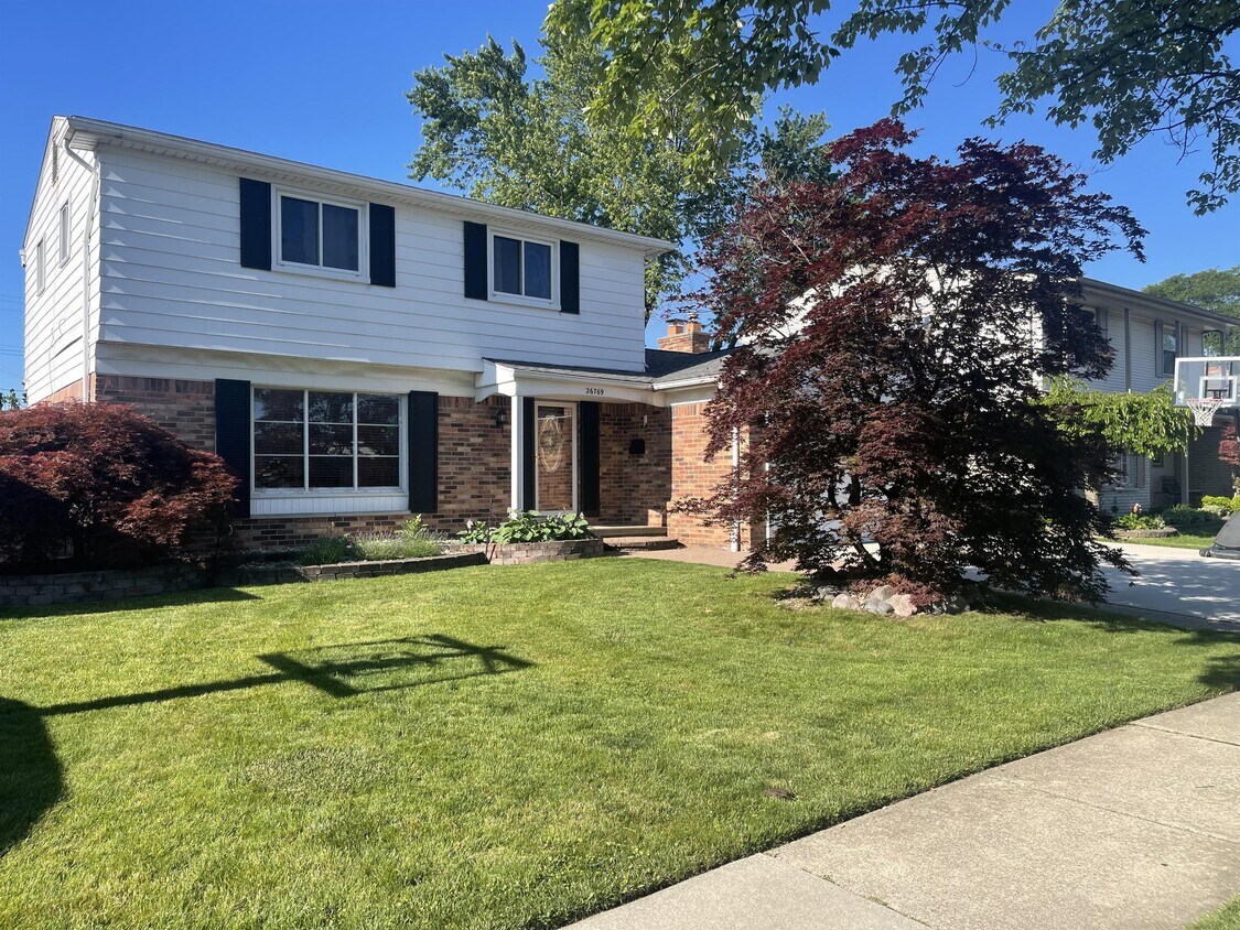 Photo - 26769 Timber Trail (Dearborn Heights, MI)