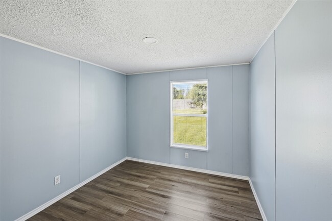 Photo - 22106 Maplewood Dr