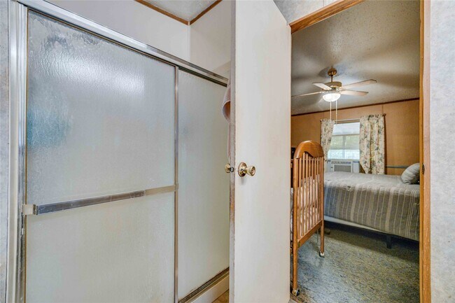 Photo - 20314 Great Lake St