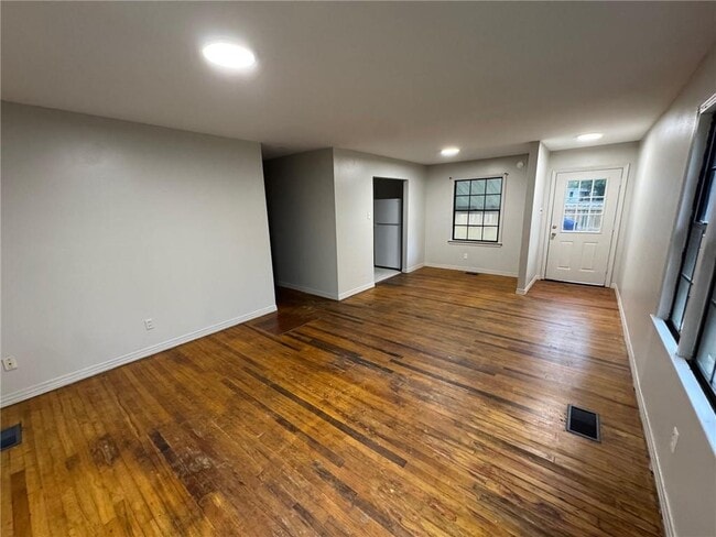 Photo - 2613 Old Military Rd