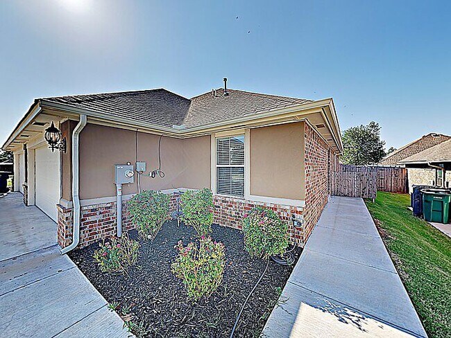 Photo - 11202 NW 114th St