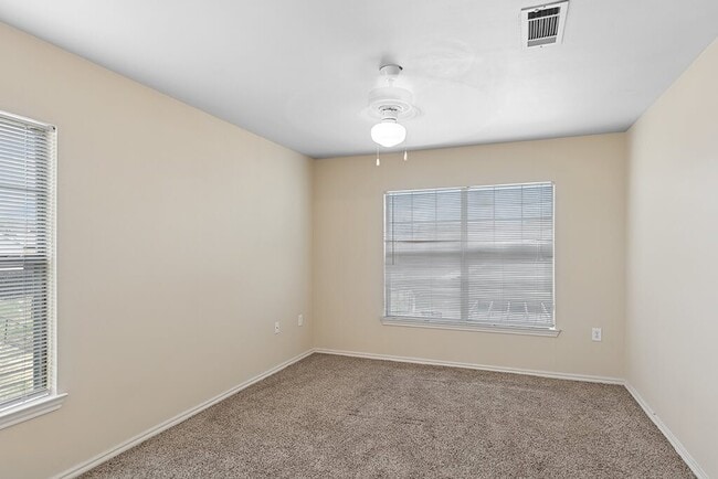 Ironwood Crossing Apartments & Townhomes