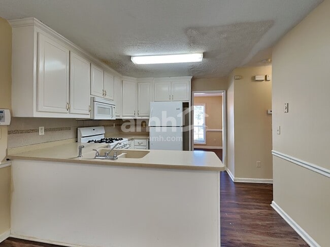 Photo - 1319 Vine Cir