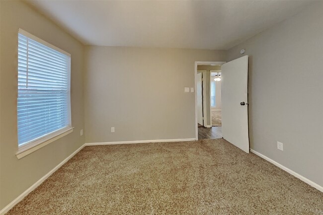 Photo - 31 S White Pebble Ct