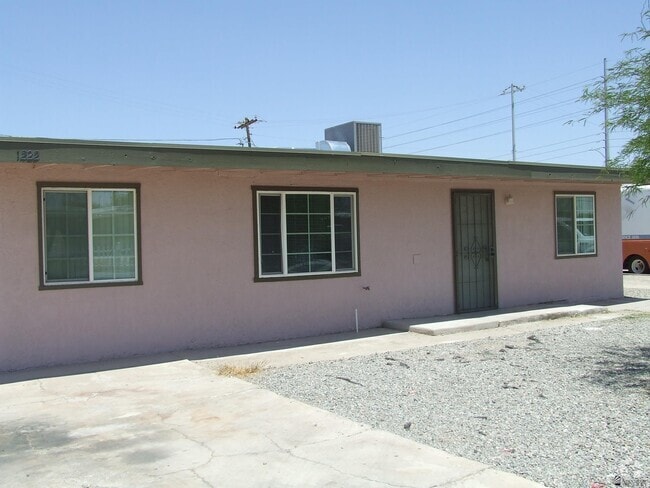Building Photo - 1222 W 17th Pl Rental