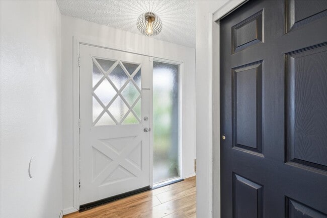 Photo - 2500 Alma Dr