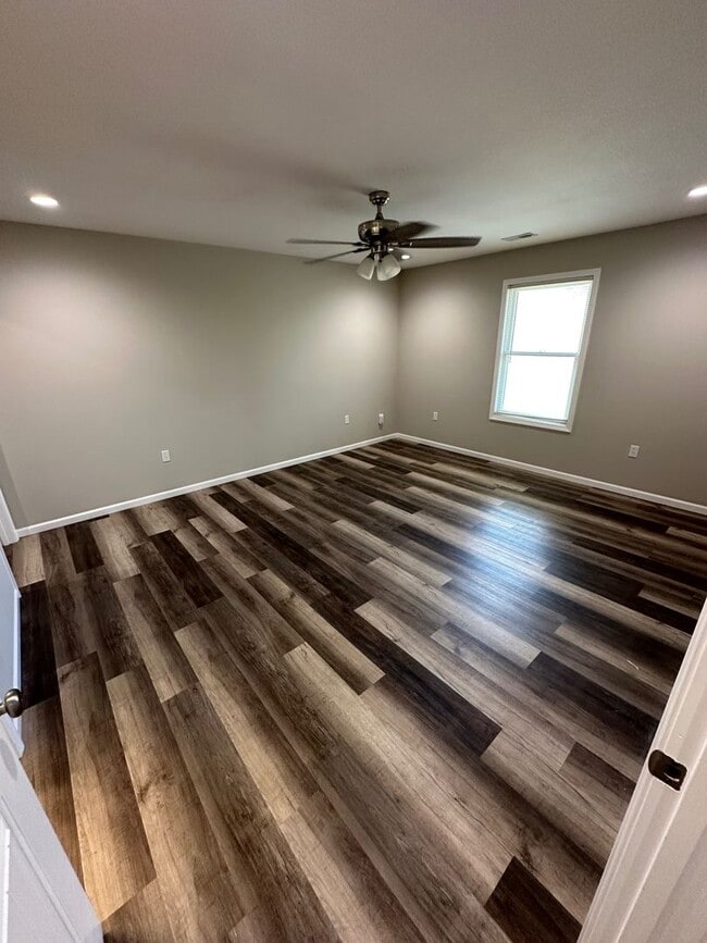 Photo - 1081-MF3-E Unit A