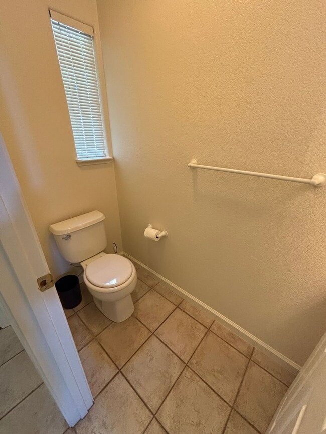 Photo - 4 bedroom 2.5 Bathroom Skyhawk Single Fami...