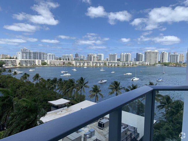 Building Photo - 17301 Biscayne Blvd Unit 708 Rental