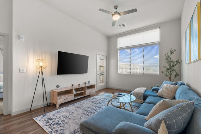 Photo - 711 W Broadway Rd Unidad ID1366963P