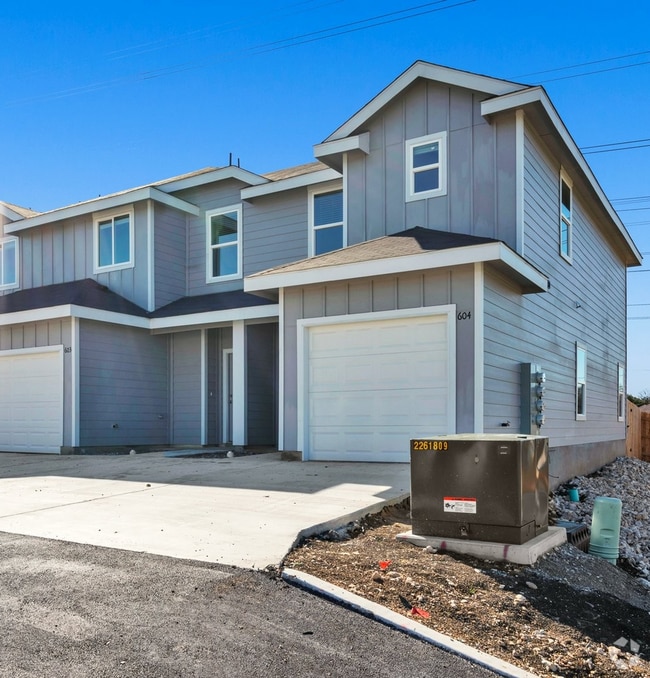 Building Photo - CALL FOR MORE DETAILS!! Rental