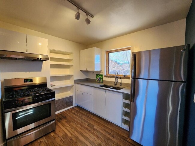 Photo - 235 Irvine St Unit Main