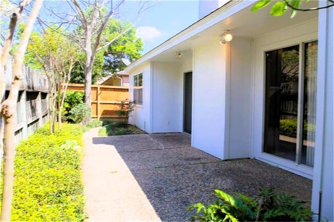 Photo - 312 Champions Colony III St