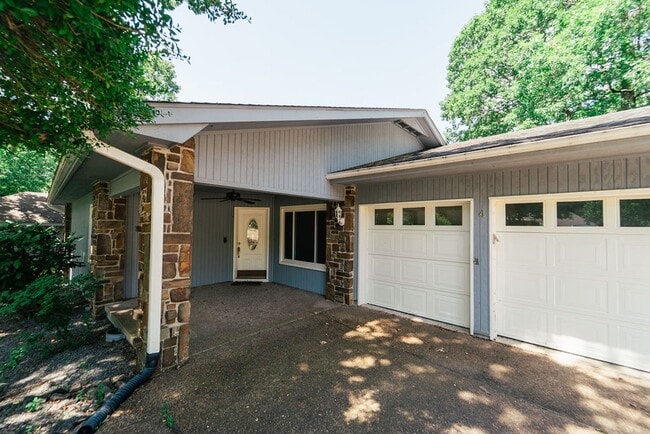Beautiful Backyard Oasis on the Golf Course! - Beautiful Backyard Oasis on the Golf Course! House