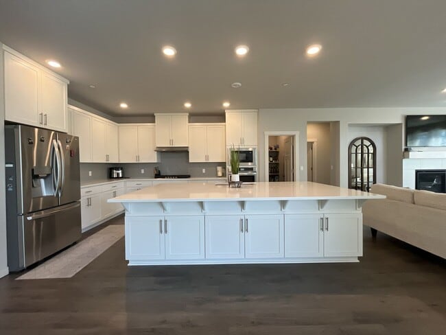 Photo - Spacious 5BR Home Near Mountainside High School with Loft, Balcony & Large Kitchen