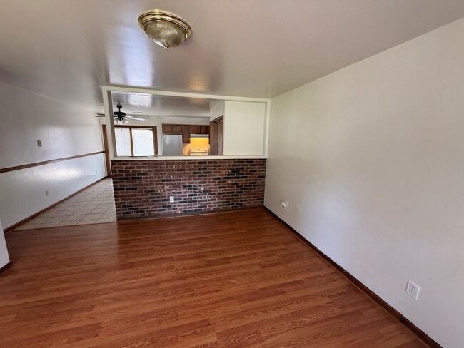 Photo - 1271 Jaclyn Ln