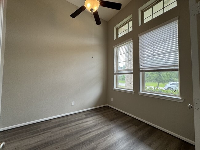 Photo - 197 Bloomhill Pl