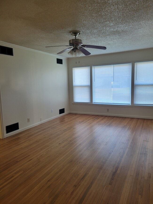 Photo - 3506 S Jamestown Ave