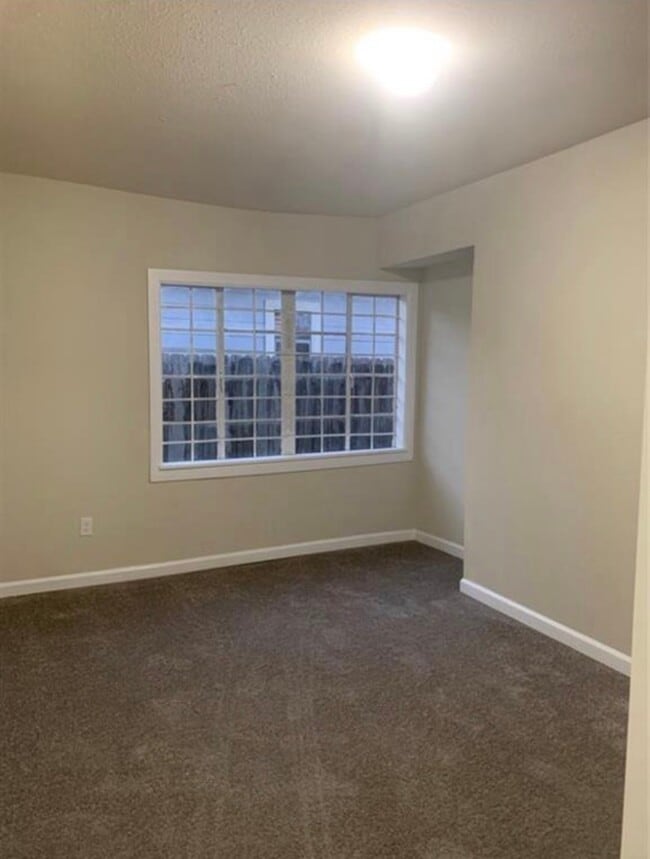 Photo - 324 Delaware St