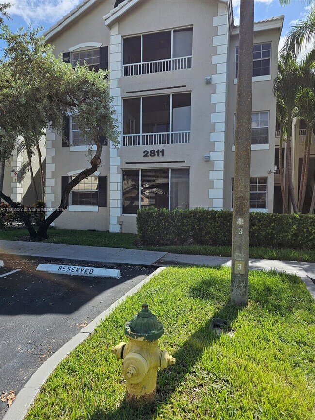 Photo - 2811 N Oakland Forest Dr Unit 202