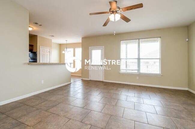 Photo - 3 Bedroom Pet-Friendly Home in Crowley, TX with Main Street Renewal